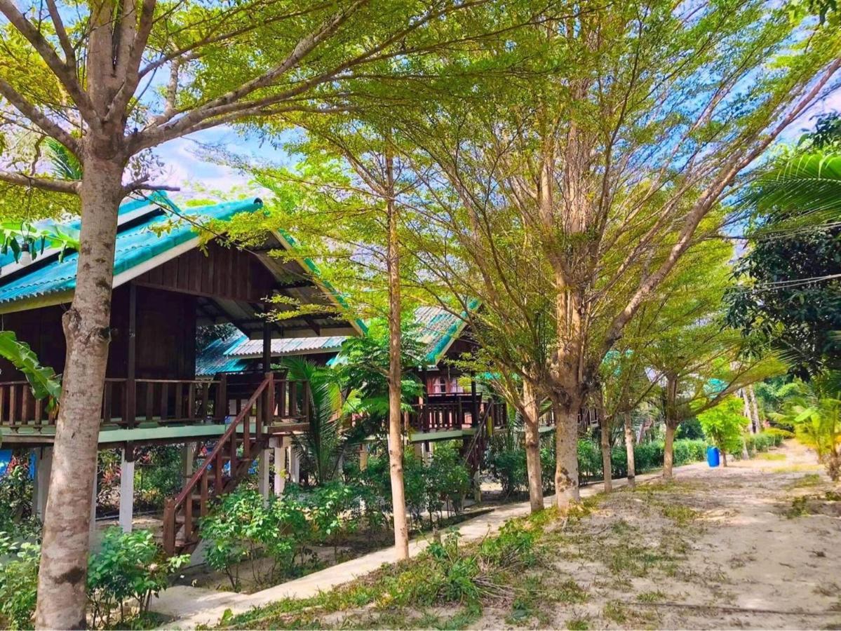 Rasta House,,Koh Phayam Hotel Exterior photo