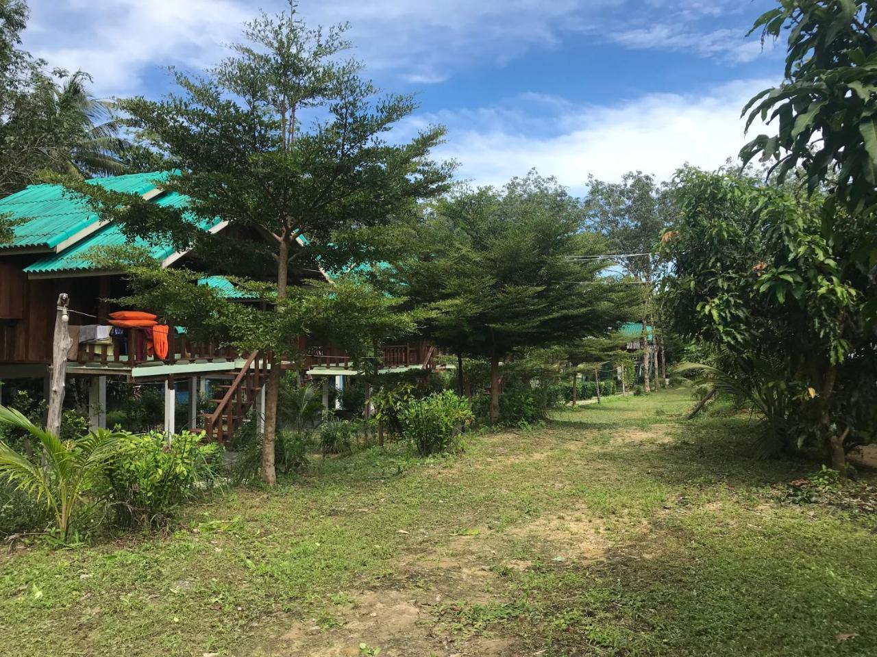 Rasta House,,Koh Phayam Hotel Exterior photo