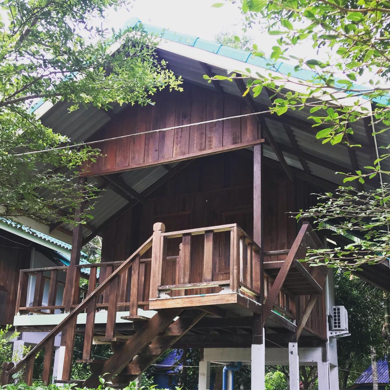 Rasta House,,Koh Phayam Hotel Exterior photo